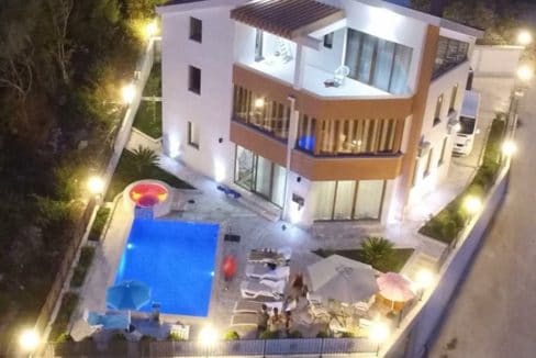 view of a house with a swimming pool