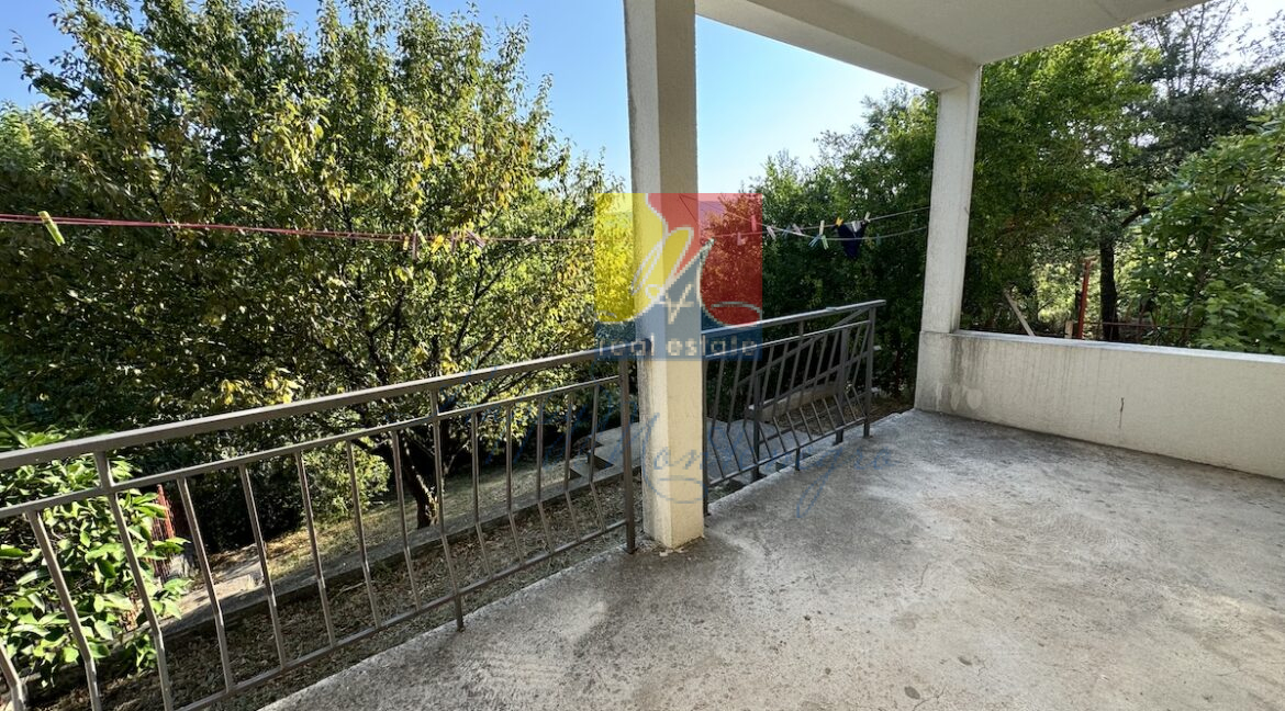 happy.montenegro.real.estate.montenegro.hercegnovi.bythesea.mojdez.house for sale4