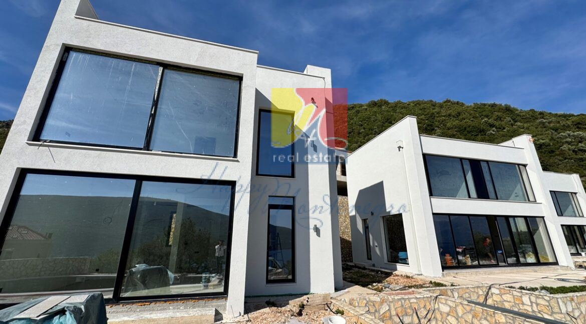 happy Montenegro seaview villa3