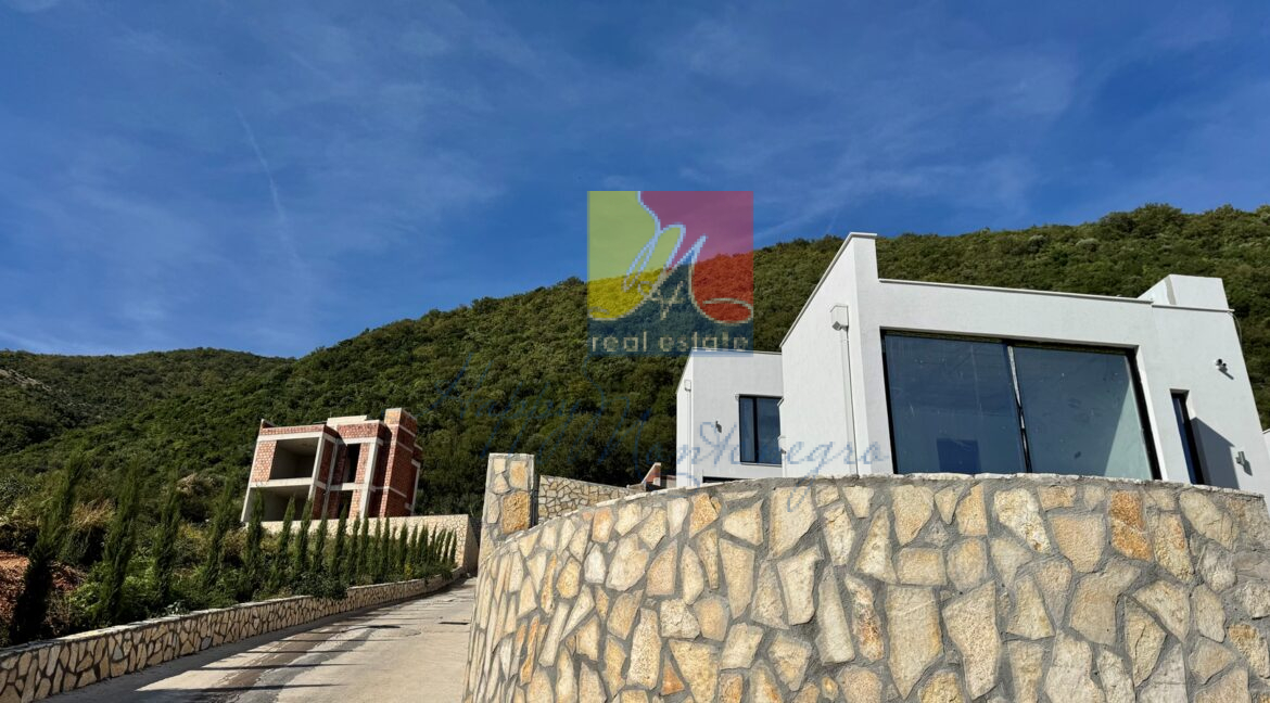 happy Montenegro seaview villa7