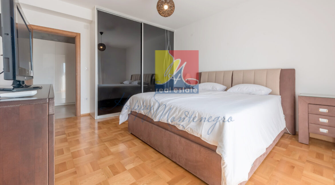 happymontenegro13.10-Herceg Novi, Topla - furnished two-bedroom apartment with sea view