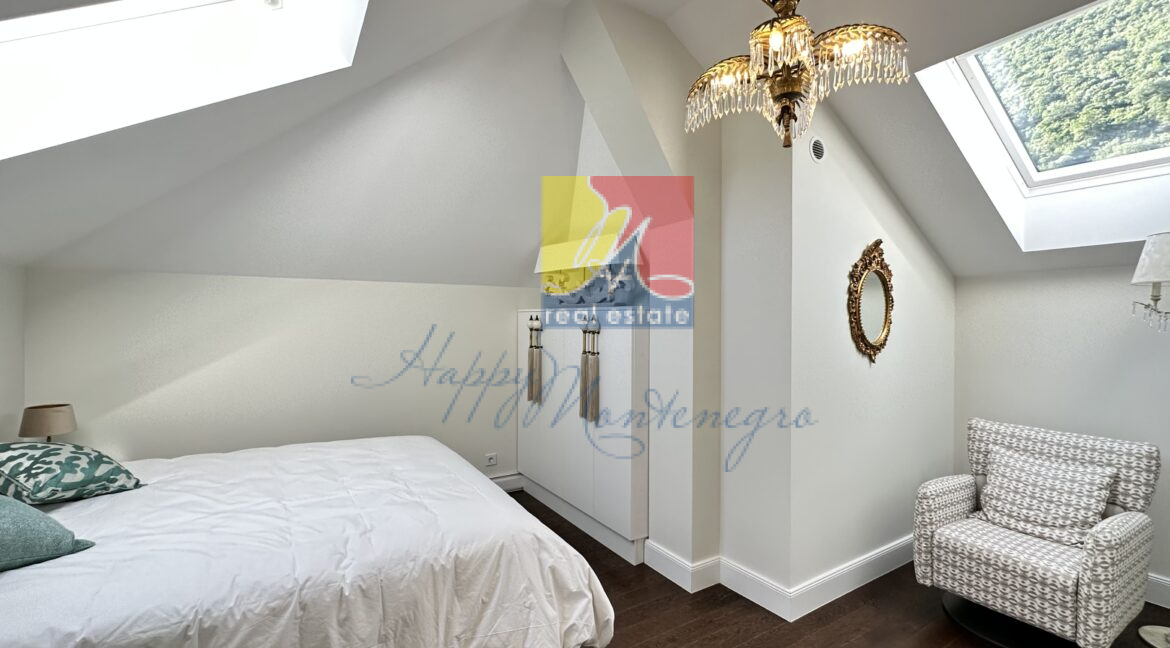 happymontenegro.real.estate.villa.bythesea.bedroom1