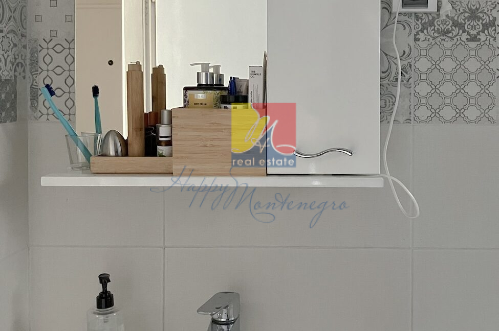 happymontenegro.real.estate.apartment.for.sale.herceg.novi.bathroom.sink