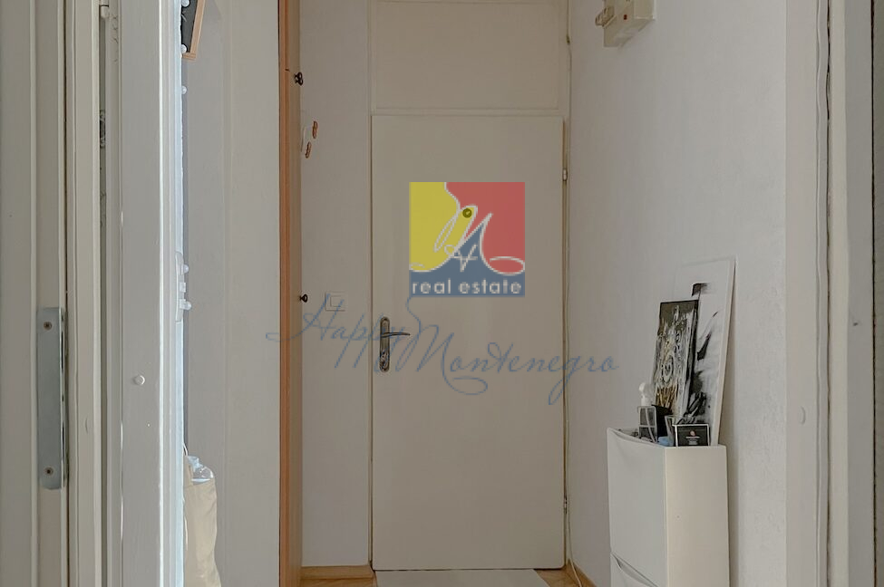 happymontenegro.real.estate.apartment.for.sale.herceg.novi.entrance