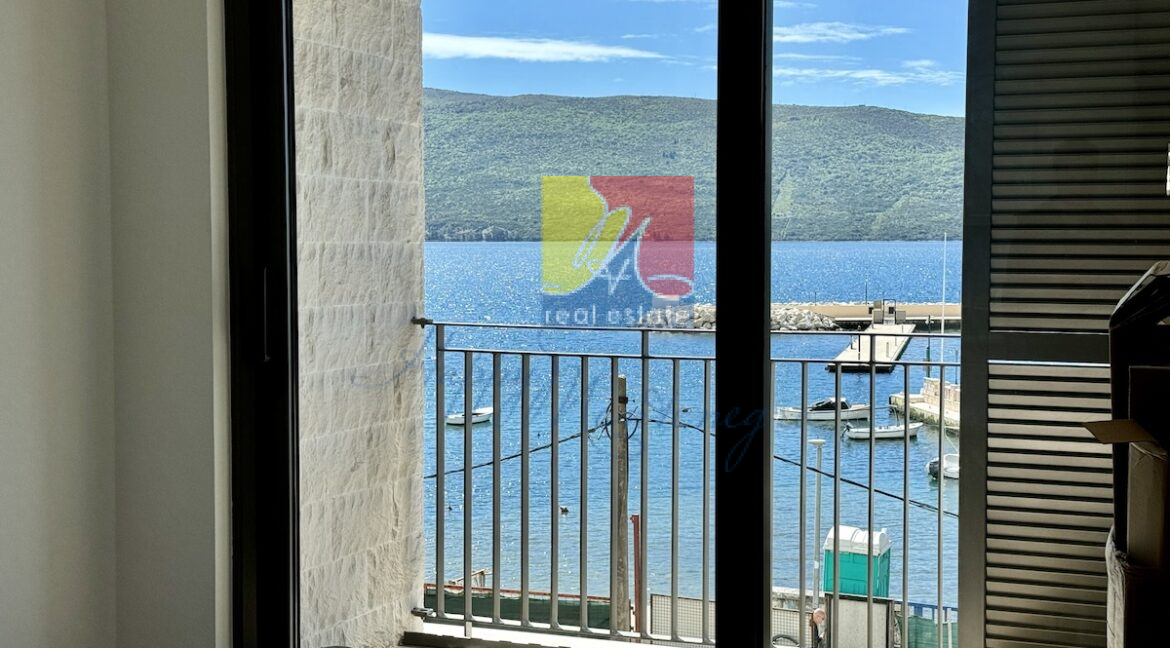 happymontenegro.real.estate.hercegnovi.bythesea.apartment.seaview3