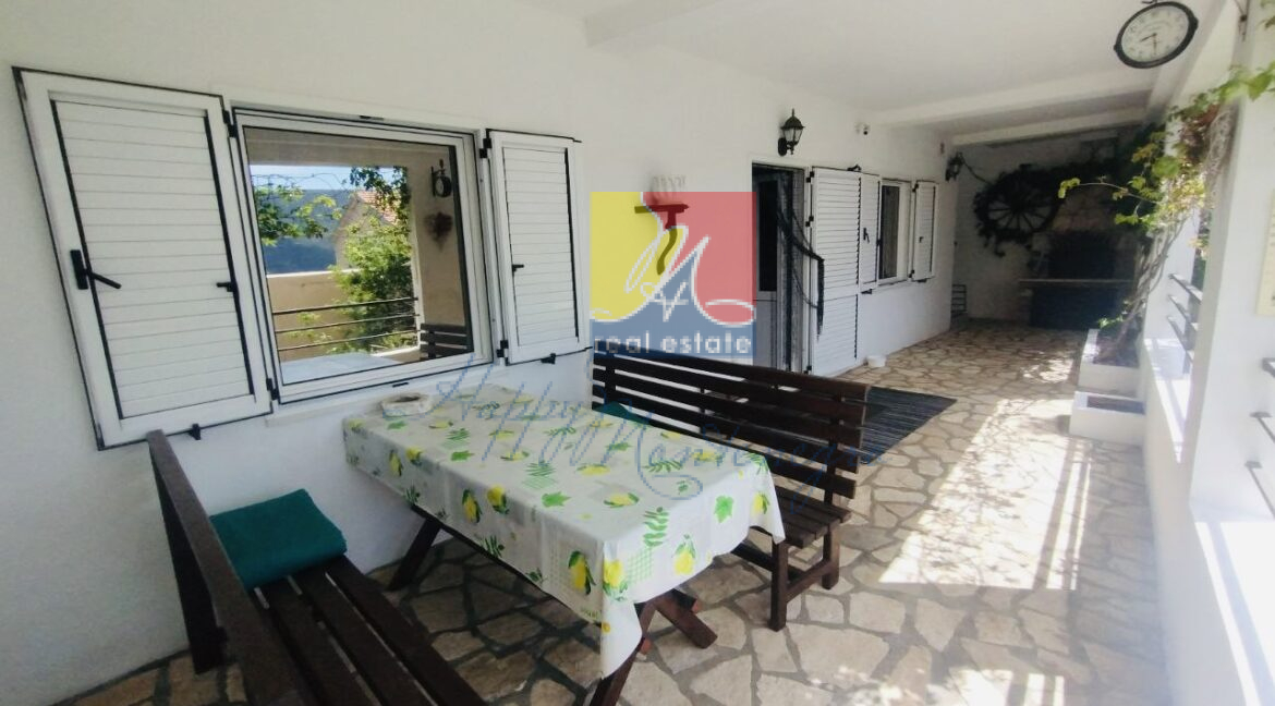 happymontenegro.real.estate.hercegnovi.bythesea.house.seaview1