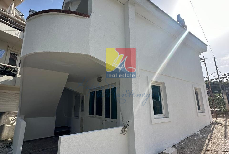 happy.montenegro.real.estate.montenegro.hercegnovi.bythesea.house.podi2