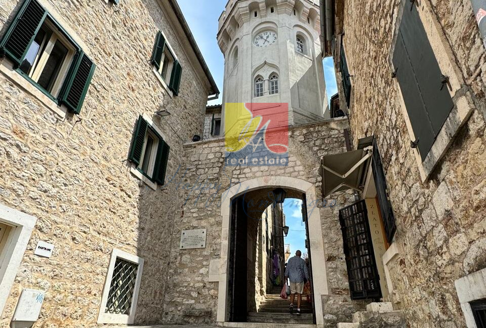 happy.montenegro.real.estate.sale.old.town.herceg novi