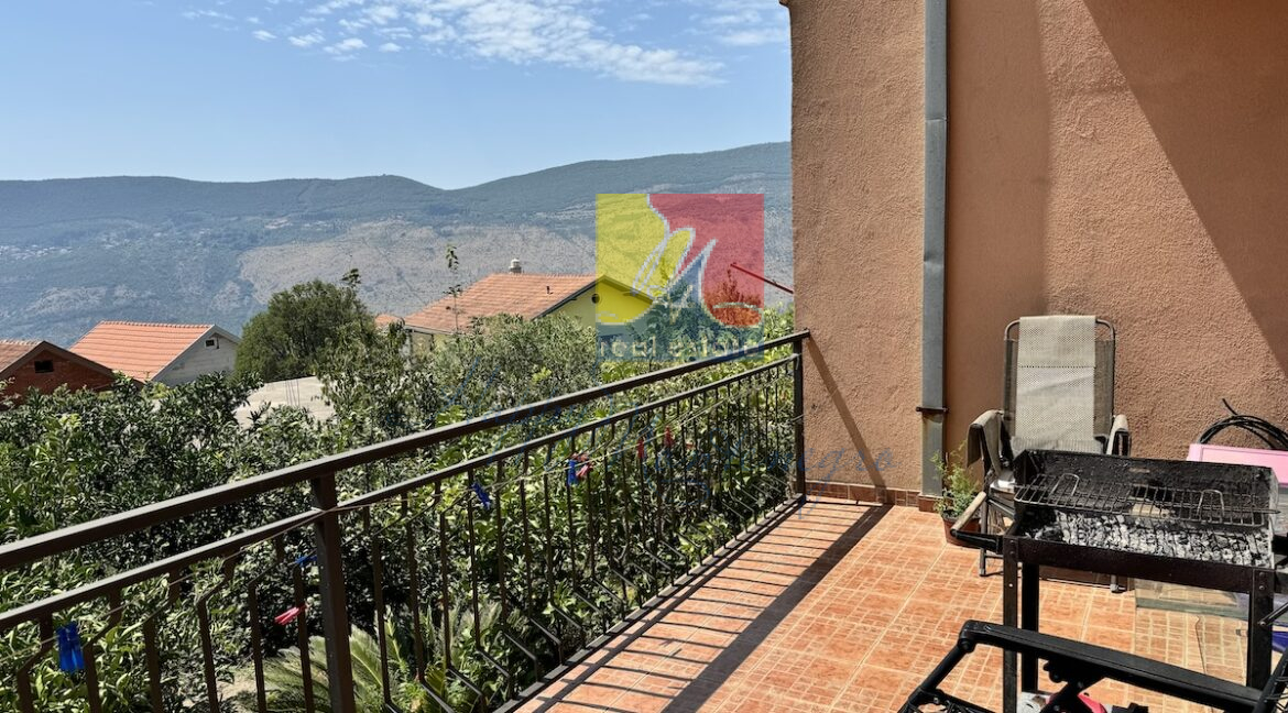 happy.montenegro.real.estate.montenegro.hercegnovi.bythesea.suscepan.house for sale8