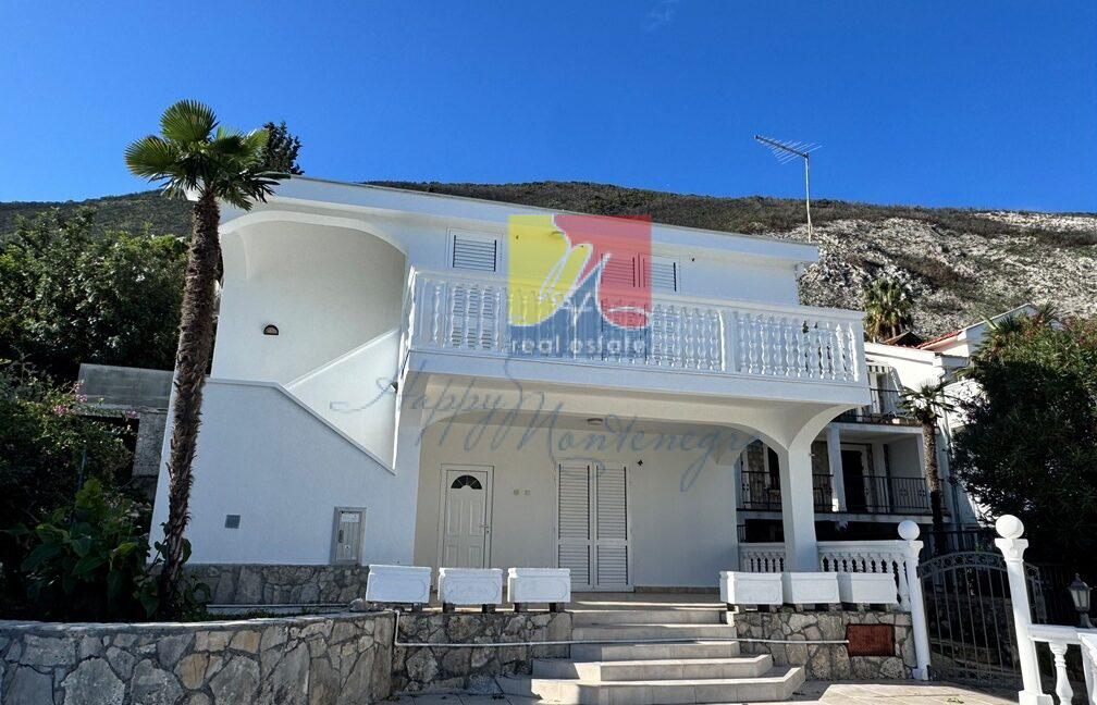 happy Montenegro villa house property in Montenegro01