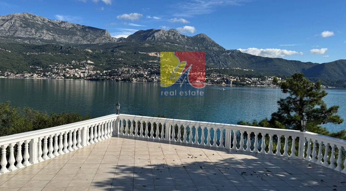happy Montenegro villa house property in Montenegro19