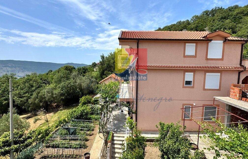 Happy Montenegro house in Montenegro with sea view09
