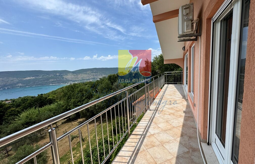 Happy Montenegro house in Montenegro with sea view23