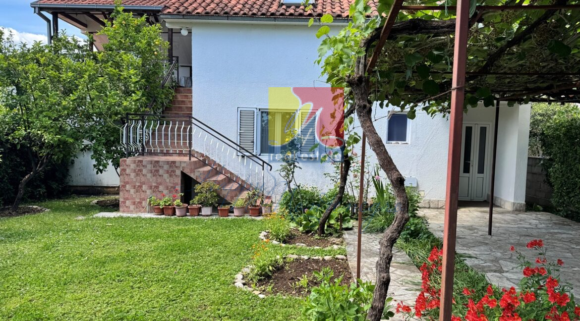 happy_montenegro_house_in_Montenegro24
