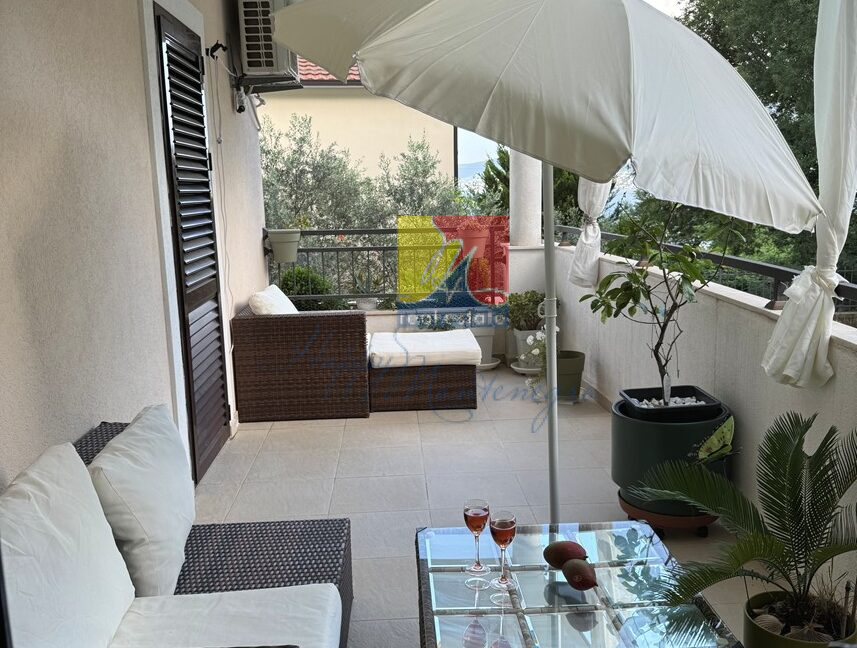 property in Montenegro_happy montenegro-Beautiful apartment with pool and sea view04