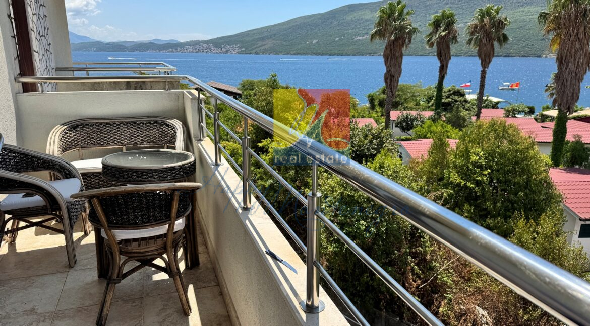 property in montenegro happy montenegro apartment01