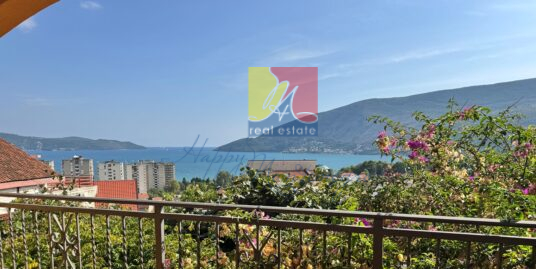 Просторная квартира с видом на море