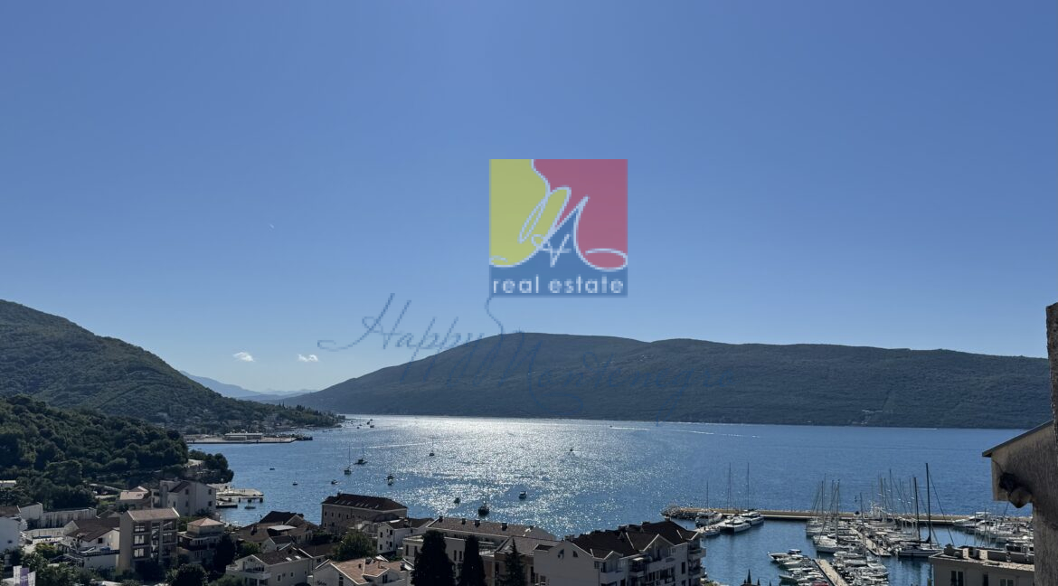 happymontenegro seaview flat01