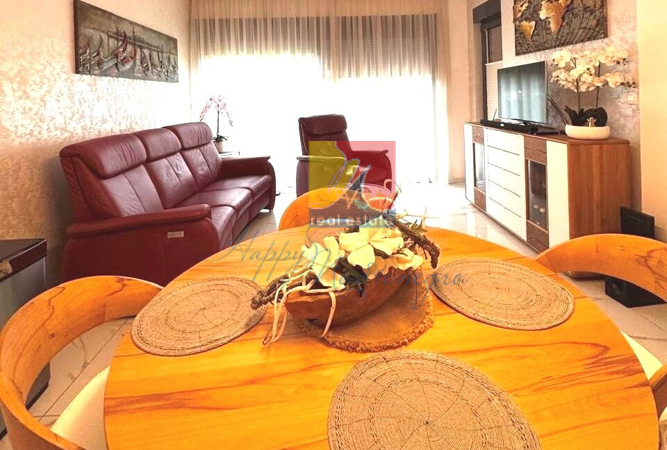 Happy Montenegro first coastline apartment07