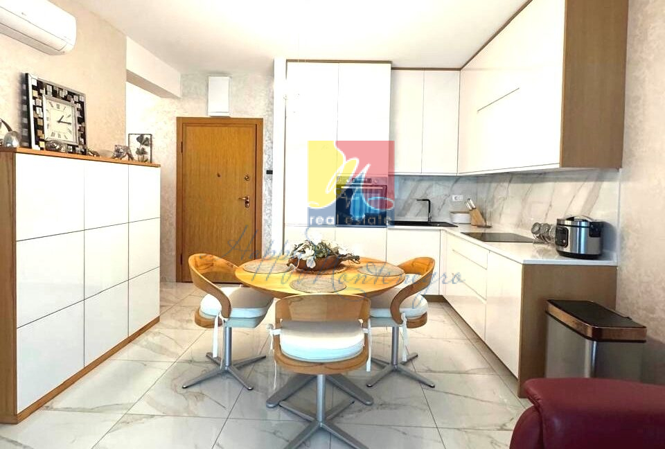 Happy Montenegro first coastline apartment10