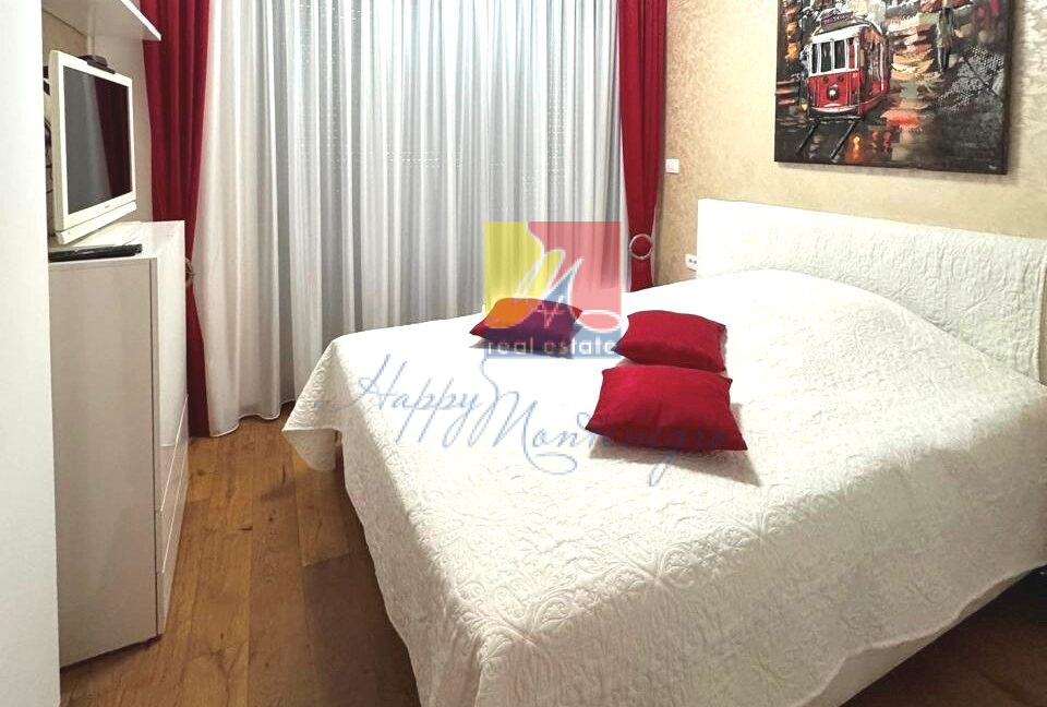 Happy Montenegro first coastline apartment14