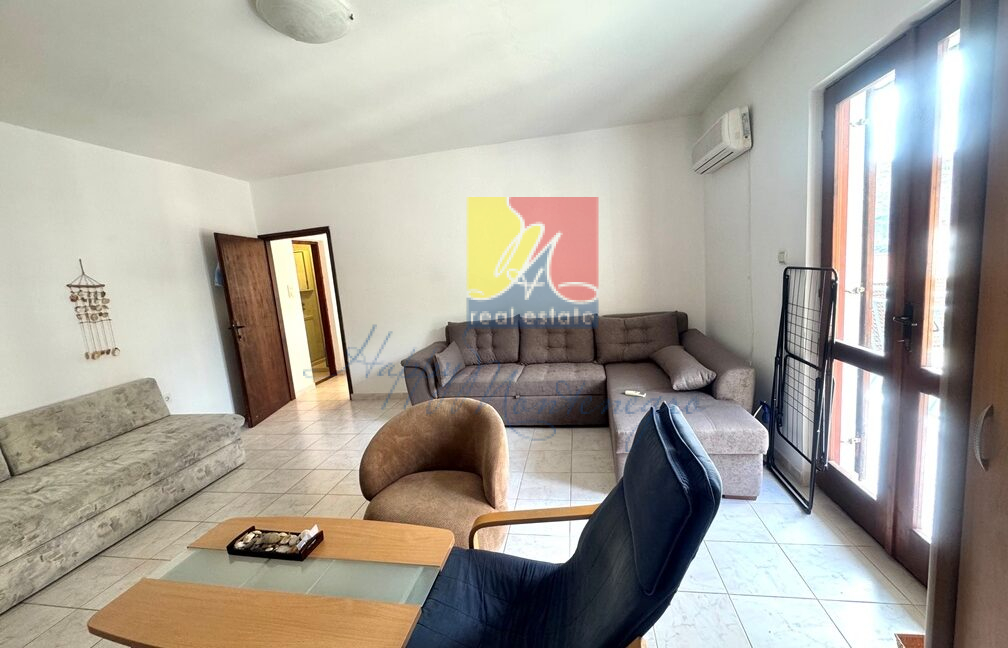 Happy Montenegro seaview apartment10