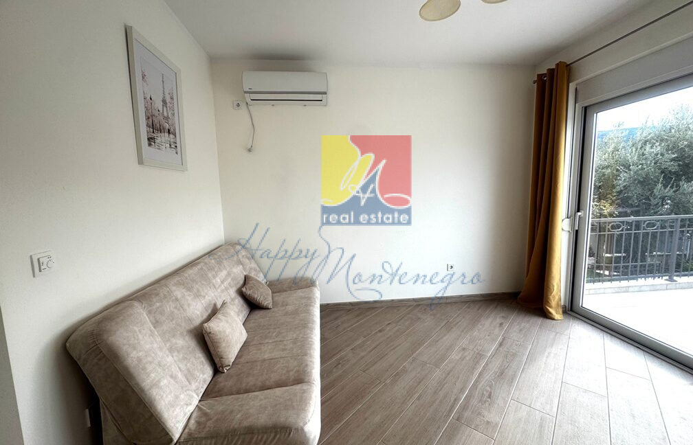 Happy Montenegro apartment by the sea09