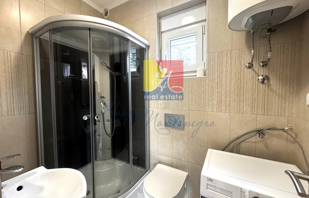 Happy Montenegro apartment by the sea11