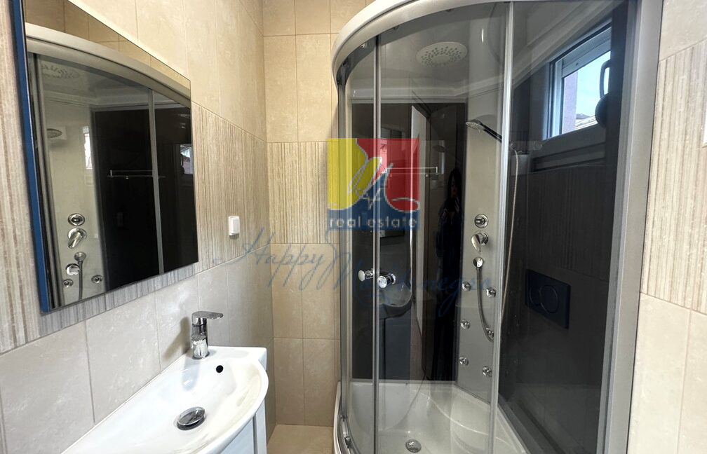 Happy Montenegro apartment by the sea12