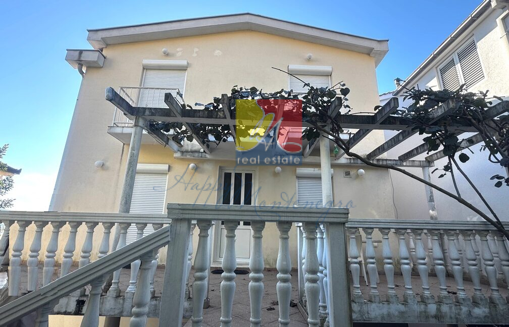 Happy Montenegro House on the first line09