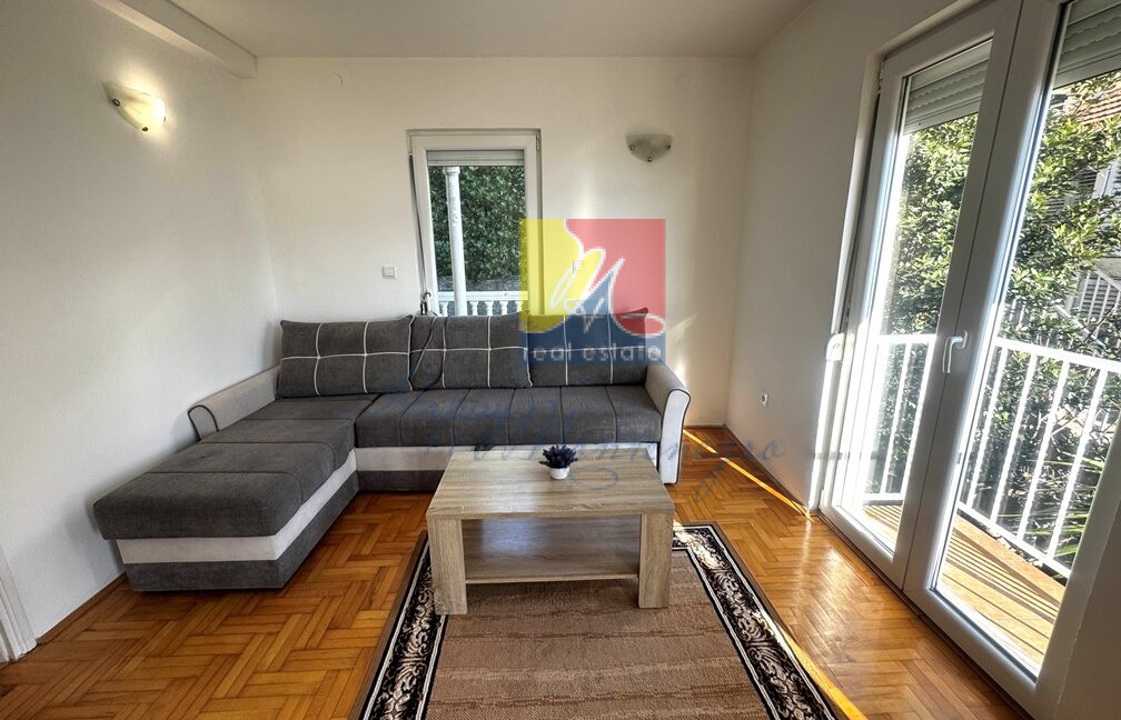 Happy Montenegro House on the first line15