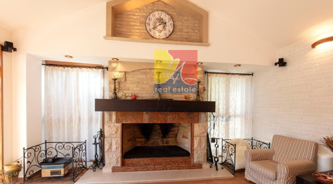 Happy Montenegro property villa house04