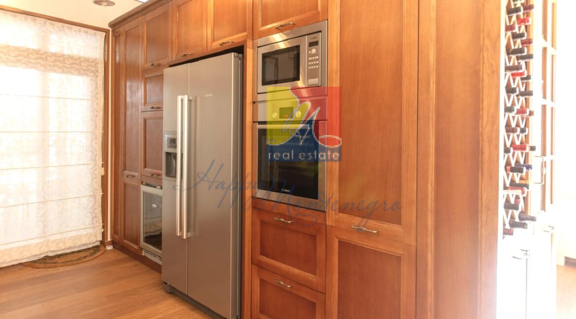 Happy Montenegro property villa house09