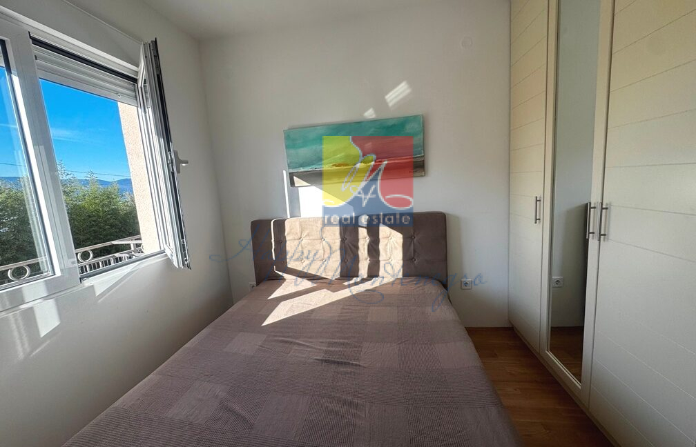 Happy Montenegro sea view apartment03