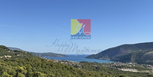 Участок земли с видом на море в живописном районе Херцег Нови