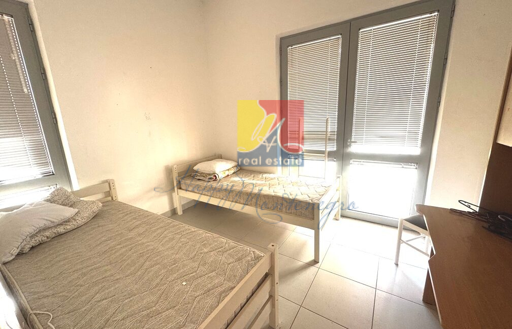 Cheap apartment in Montenegro08