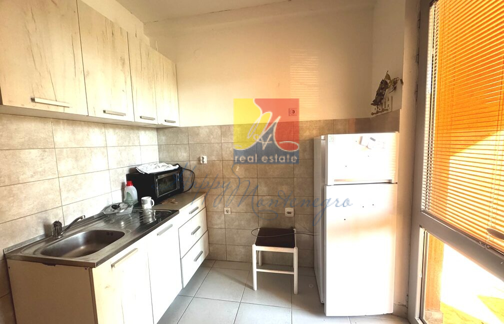 Cheap apartment in Montenegro09