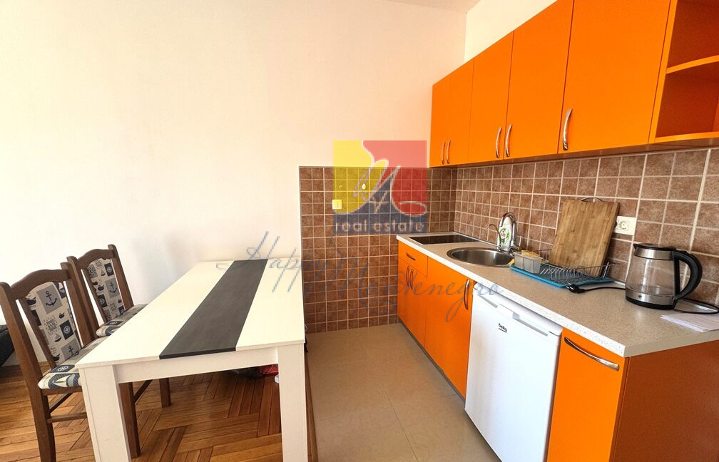 Happy Montenegro sea view apartment04