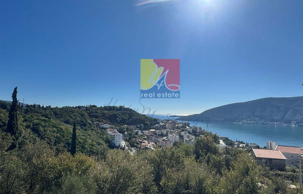 Happy Montenegro sea view apartment07