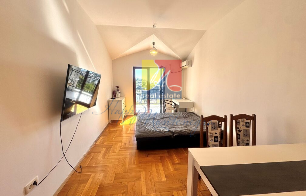 Happy Montenegro sea view apartment09