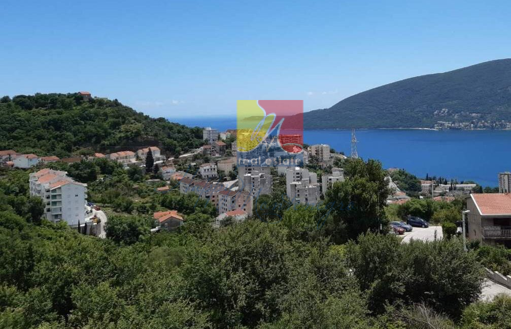 Happy Montenegro sea view apartment14