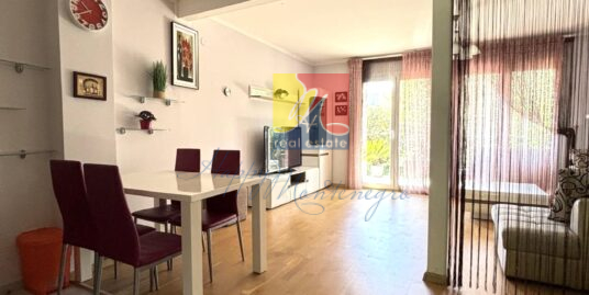 Просторная двухэтажная квартира с садом