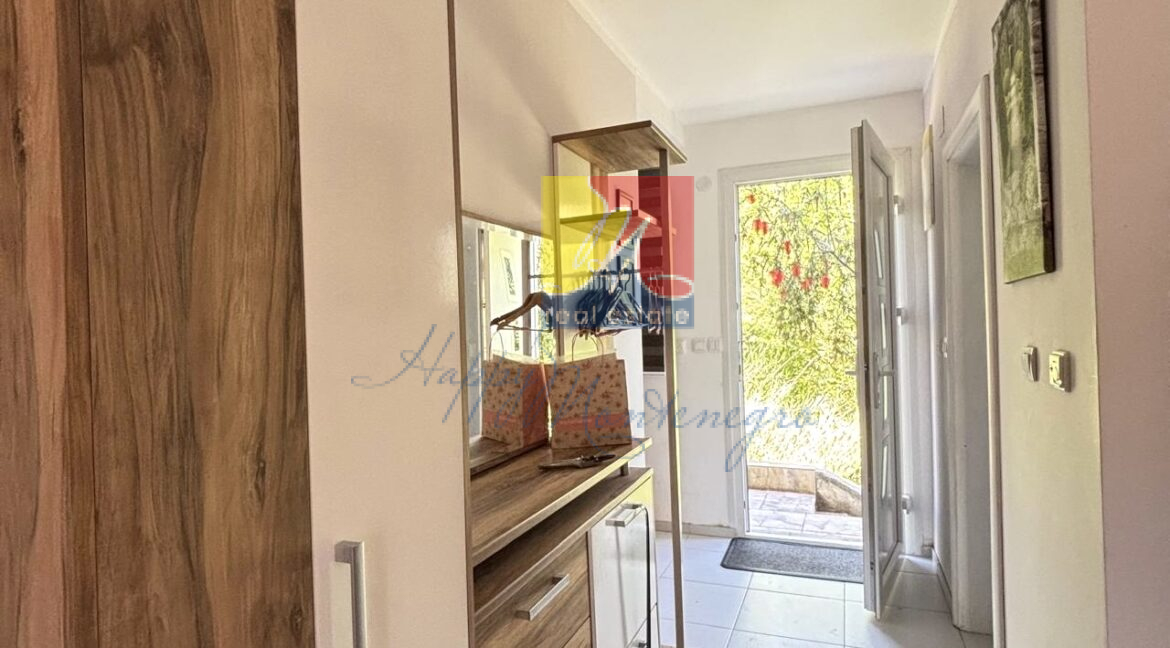 Happy Montenegro apartment12
