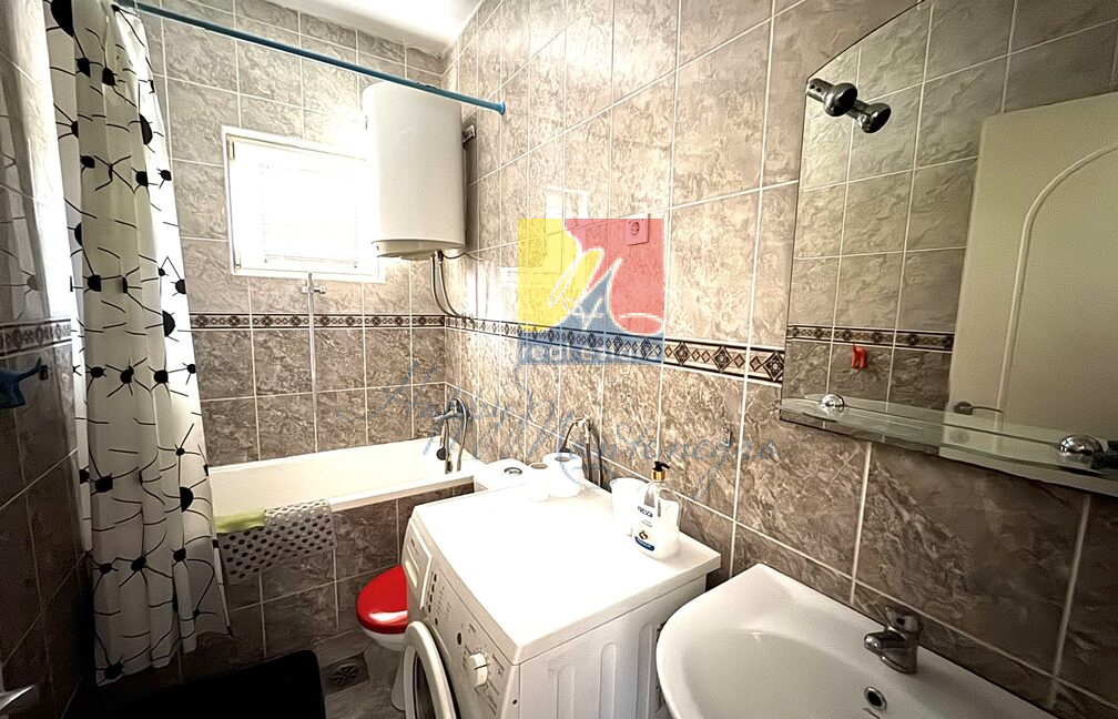 Happy Montenegro flat on the sea07