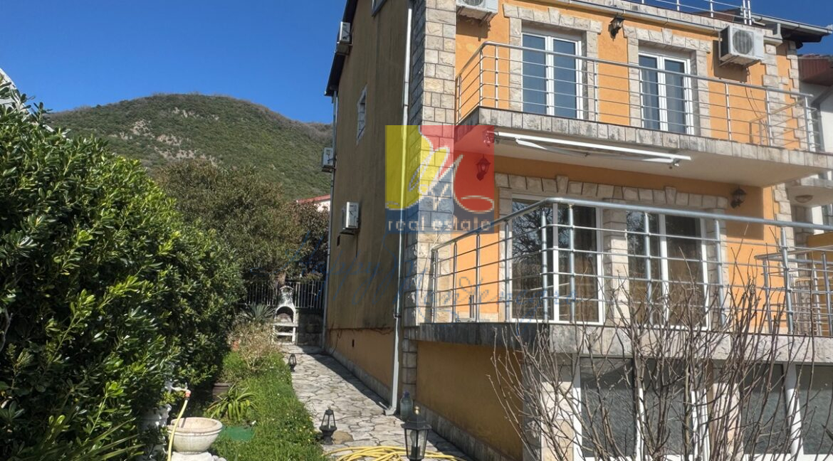 great house in Montenegro Happy Montenegro36