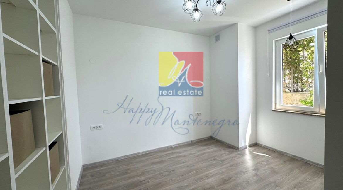 Happy Montenegro real estate agency01