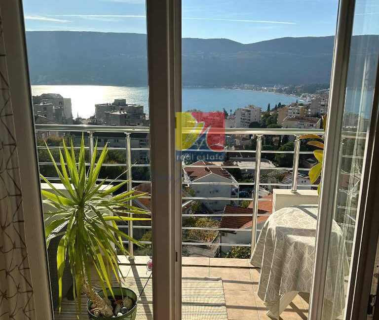happymontenegro-four-bedroom-apartment-in-montenegro12